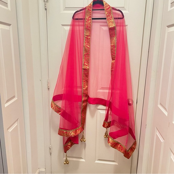 Elegant Pink and Gold Women's dupatta Scarf - Picture 1 of 11